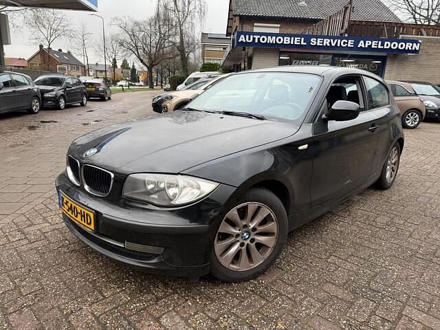 Zwart Gebruikt 2010 BMW 116 Hatchback | € 1.750 (Super prijs) - Afbeelding 1/4