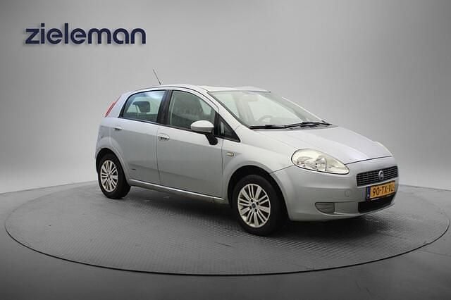 Grijs Gebruikt 2007 Fiat Punto Dynamic Hatchback | € 1.845 (Eerlijke prijs) - Afbeelding 1/4