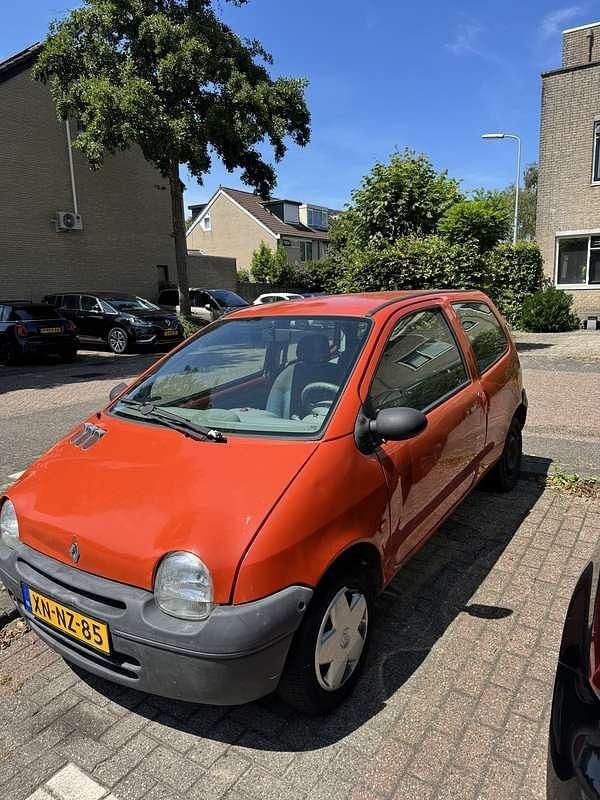 Oranje Gebruikt 1999 Renault Twingo Hatchback | € 600 (Goede deal) - Afbeelding 1/4