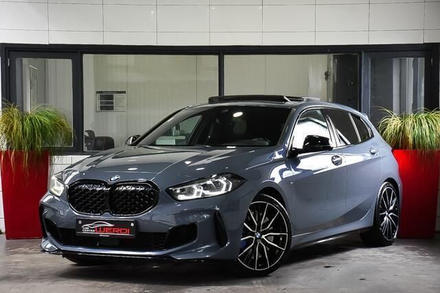 Grijs Gebruikt 2022 BMW M135 M Performance Hatchback | € 47.950 (Duur) - Afbeelding 1/4