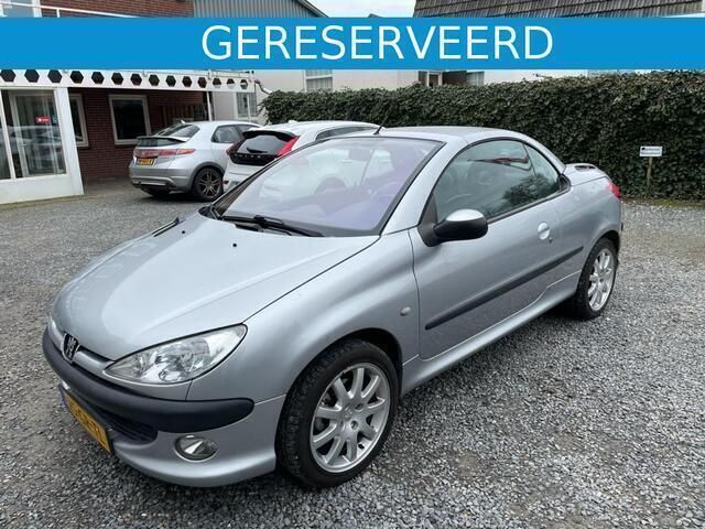 Grijs Gebruikt 2001 Peugeot 206 Cabriolet | € 1.595 (Eerlijke prijs) - Afbeelding 1/4