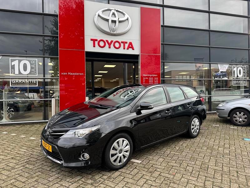 Zwart Gebruikt 2014 Toyota Auris Stationwagen | € 9.950 (Iets duurder) - Afbeelding 1/4