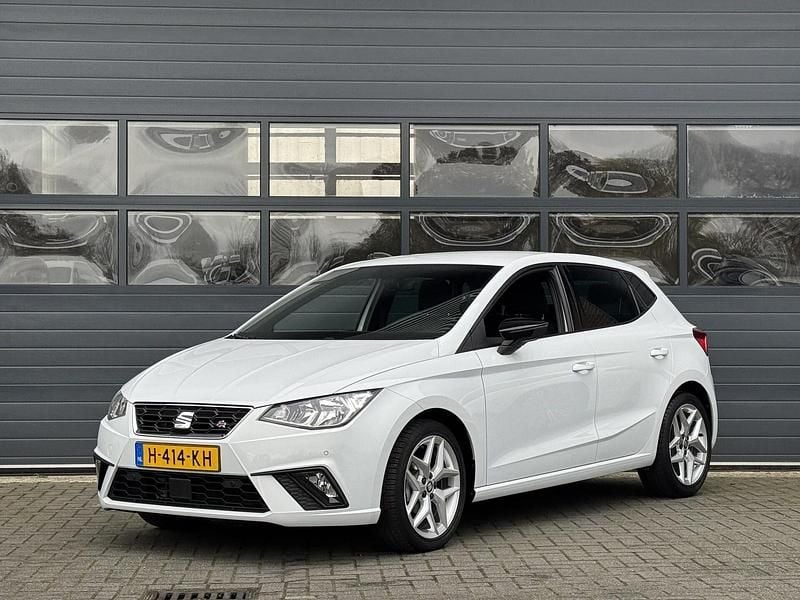 Wit Gebruikt 2020 Seat Ibiza Business Hatchback | € 16.999 (Eerlijke prijs) - Afbeelding 1/3