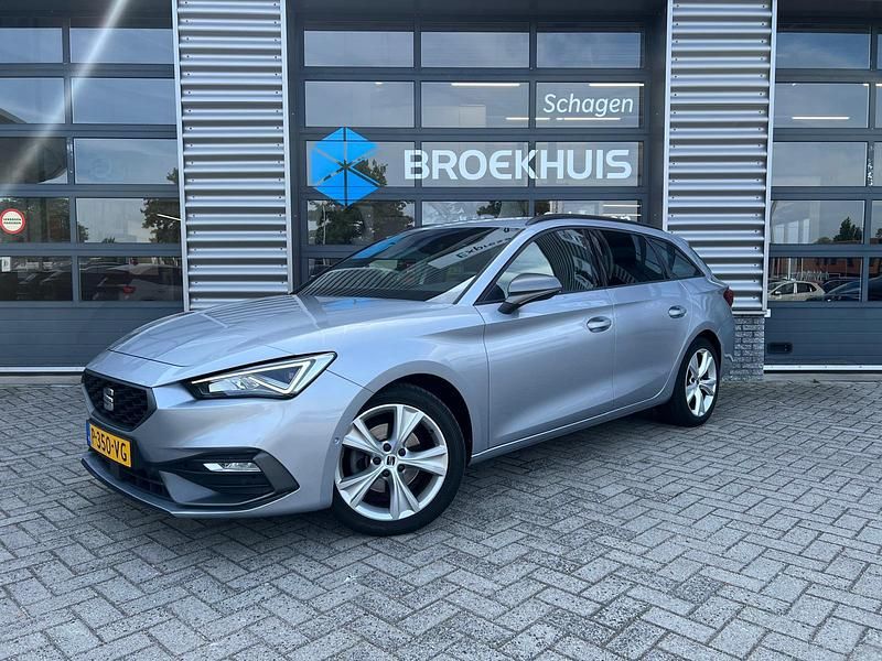Grijs Gebruikt 2022 Seat Leon Business Stationwagen | € 20.950 (Iets duurder) - Afbeelding 1/4