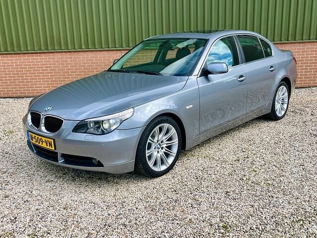 Grijs Gebruikt 2004 BMW 520 Executive Sedan | € 13.500 - Afbeelding 1/4