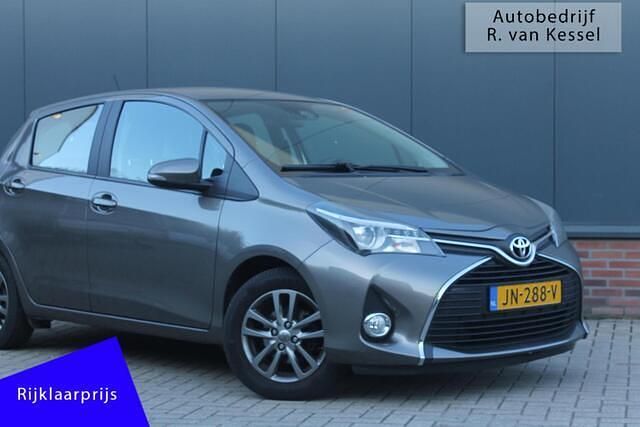 Occasion Toyota Yaris Trend 99 PK (72 kW) 2016 Grijs Hatchback