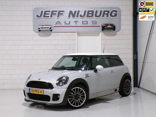 Wit Gebruikt 2011 Mini John Cooper Works Hatchback | € 6.999 (Eerlijke prijs) - Afbeelding 1/4