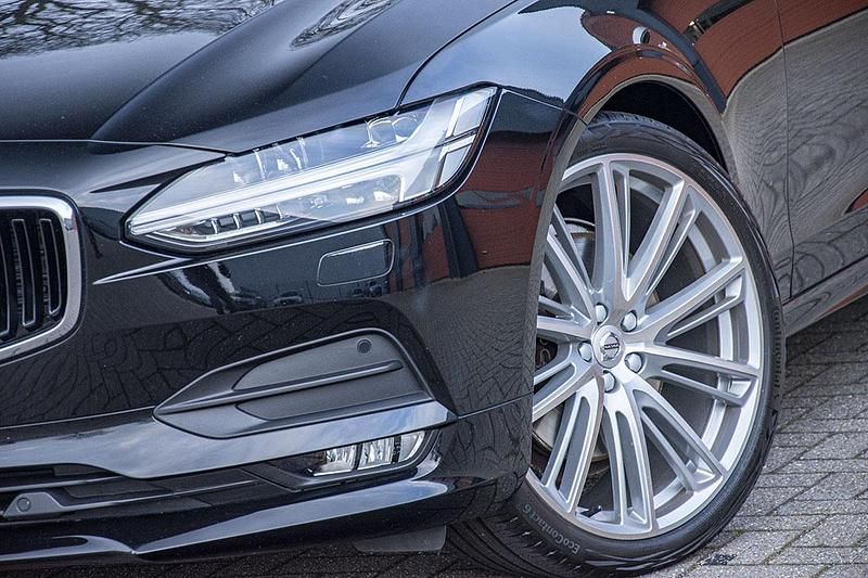 Occasion Volvo S90 Momentum 251 PK (184 kW) 2020 Zwart Sedan