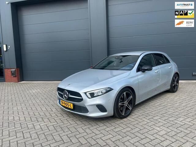 Grijs Gebruikt 2018 Mercedes A220 Edition Hatchback | € 24.995 (Super prijs) - Afbeelding 1/4