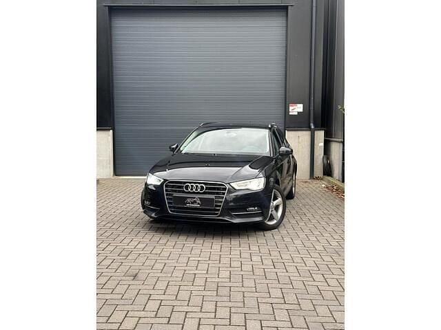 Zwart Gebruikt 2013 Audi A3 Sportback Ambiente Hatchback | € 7.999 (Goede deal) - Afbeelding 1/4