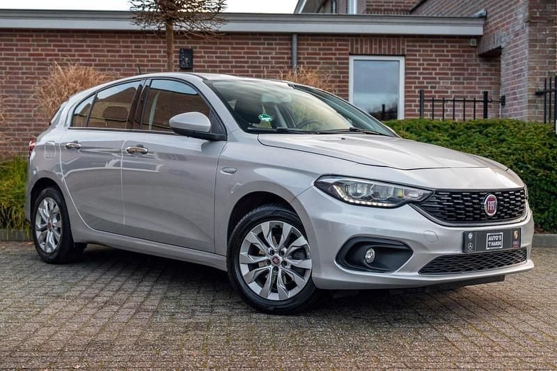 Occasion Fiat Tipo Business 120 PK (88 kW) 2017 Grijs (metallic) Hatchback