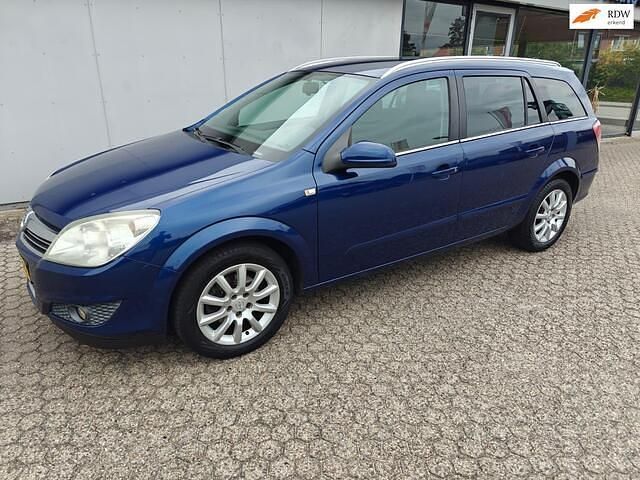 Blauw Gebruikt 2008 Opel Astra Stationwagen | € 2.249 (Eerlijke prijs) - Afbeelding 1/4
