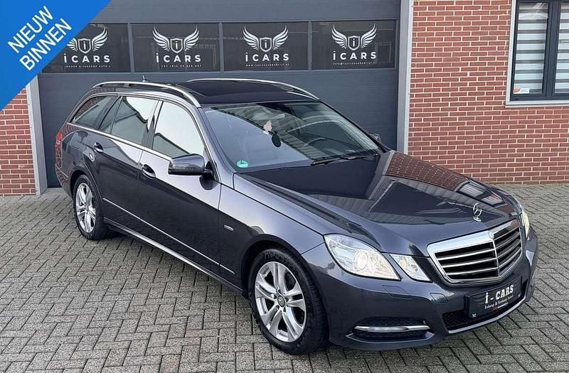 Grijs Occasion 2011 Mercedes E200 Avantgarde Stationwagen | € 10.950 (Eerlijke prijs) - Afbeelding 1/4