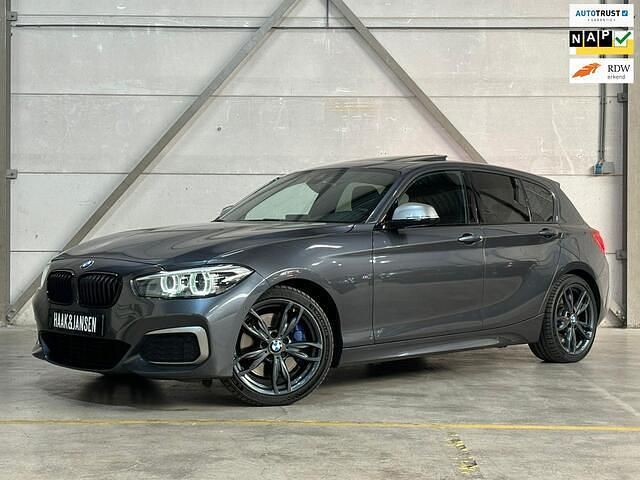 Grijs Gebruikt 2018 BMW M140 Executive Hatchback | € 28.995 - Afbeelding 1/4