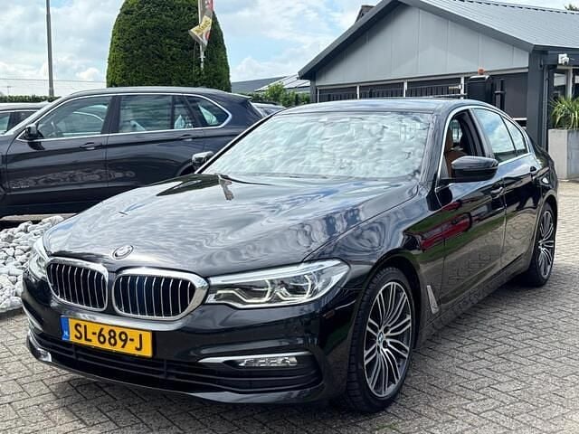 Zwart Gebruikt 2018 BMW 520 Sedan | € 20.950 (Eerlijke prijs) - Afbeelding 1/4