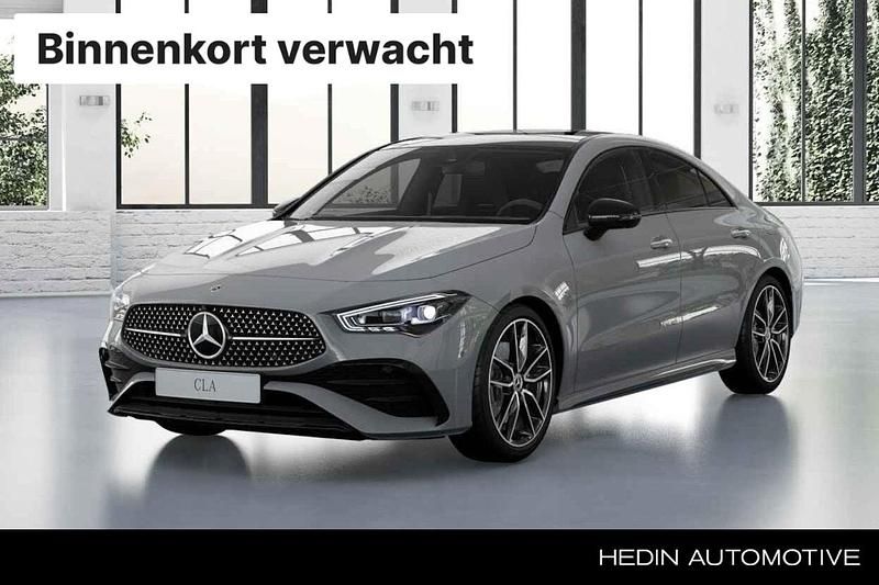 Grijs Nieuw 2025 Mercedes CLA250e Business Sedan | € 53.090 (Eerlijke prijs) - Afbeelding 1/4