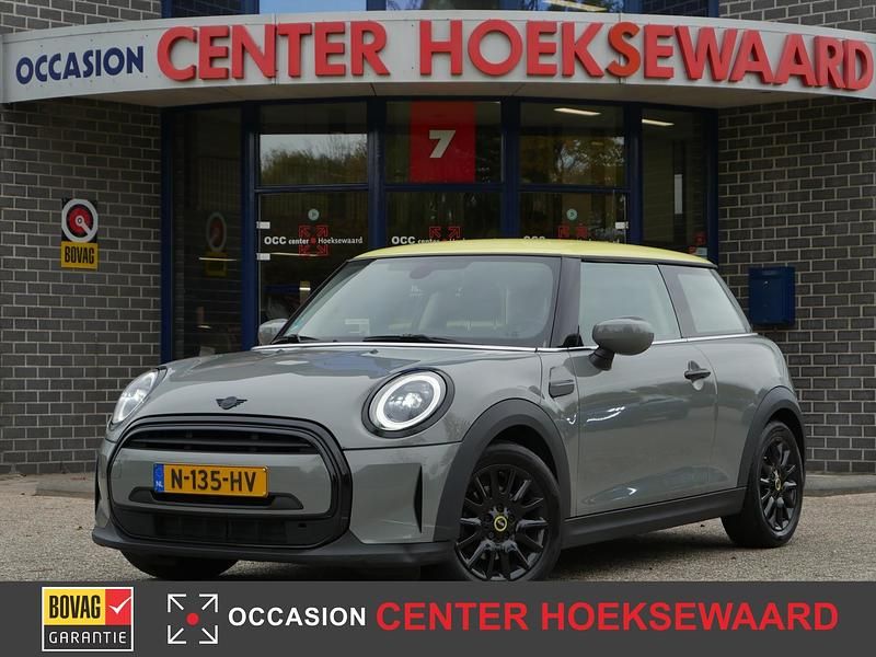 Grijs Gebruikt 2021 Mini ONE Business Hatchback | € 16.944 (Goede deal) - Afbeelding 1/4