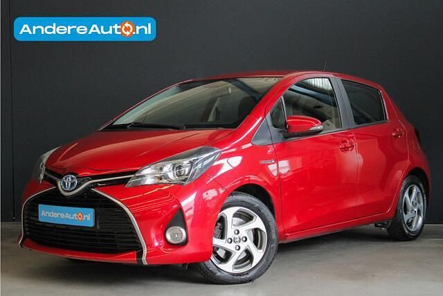 Rood Gebruikt 2016 Toyota Yaris Hatchback | € 10.995 (Goede deal) - Afbeelding 1/4