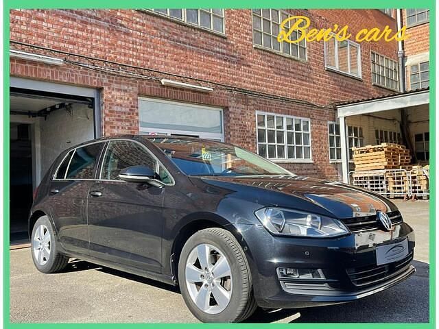 Zwart Gebruikt 2016 VW Golf Sedan | € 13.990 (Eerlijke prijs) - Afbeelding 1/4
