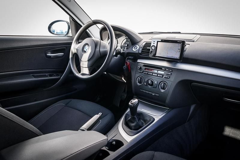 Occasion BMW 118 Comfort Edition 143 PK (105 kW) 2010 Zwart (metallic) Hatchback