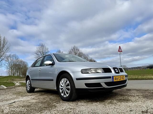 Occasion Seat Leon 105 PK (77 kW) 2003 Grijs Hatchback