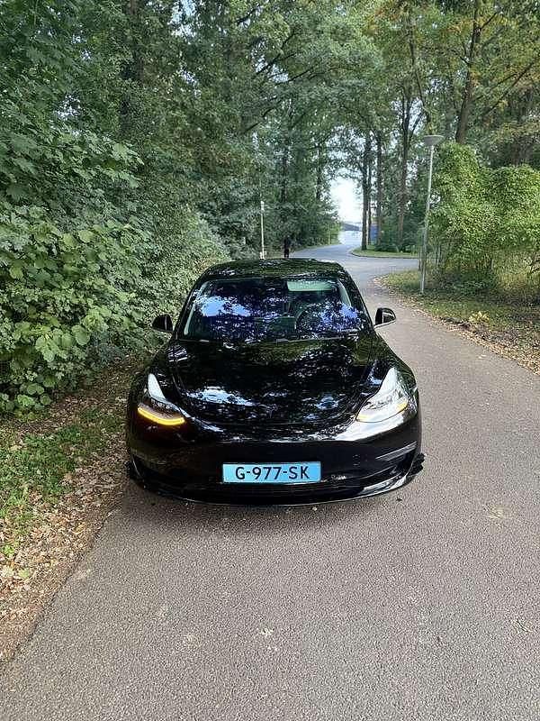 Zwart Gebruikt 2019 Tesla Model 3 RWD Sedan | € 16.000 (Eerlijke prijs) - Afbeelding 1/4