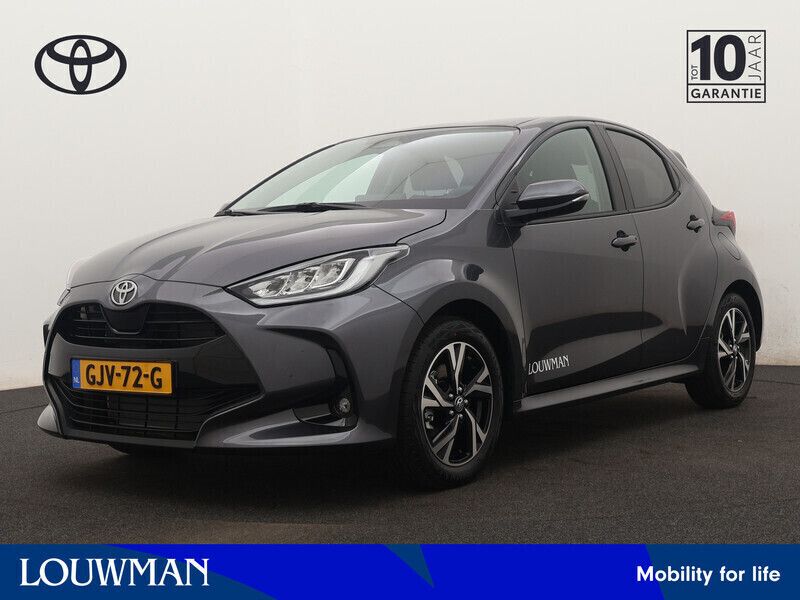 Grijs Gebruikt 2024 Toyota Yaris Hybrid Edition Hatchback | € 24.945 (Eerlijke prijs) - Afbeelding 1/3