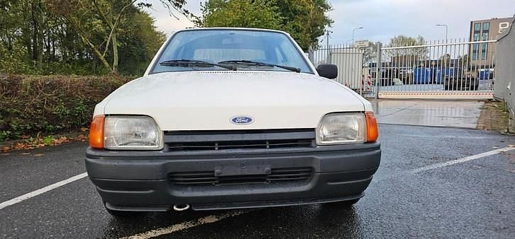 Occasion Ford Escort Sport 90 PK (66 kW) 1986 Wit Sedan