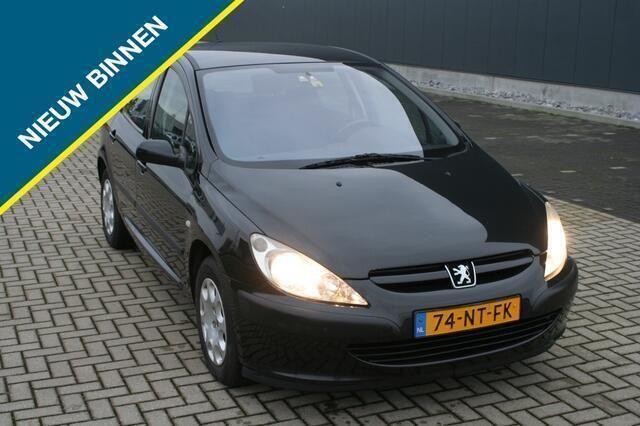 Zwart Gebruikt 2004 Peugeot 307 Hatchback | € 1.249 (Eerlijke prijs) - Afbeelding 1/4