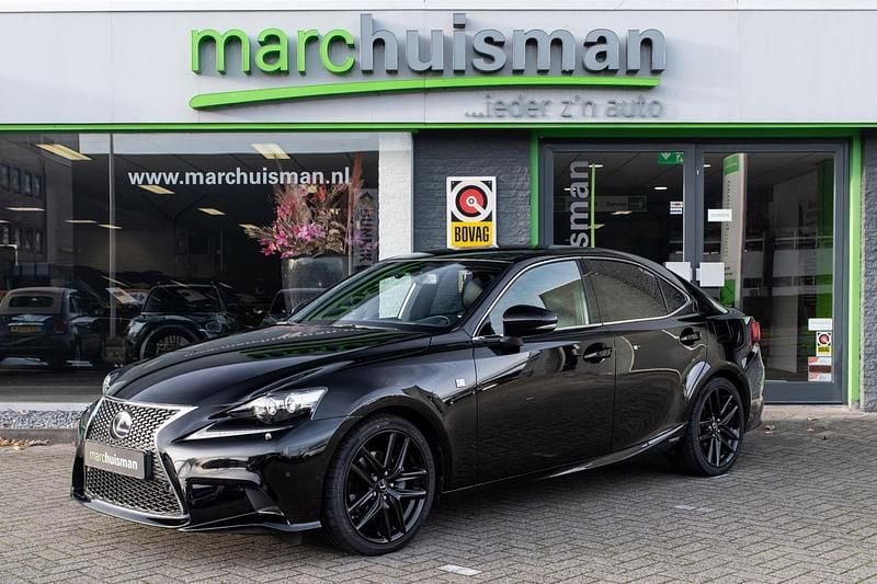 Zwart Gebruikt 2014 Lexus IS300h Sport Line Sedan | € 19.245 (Duur) - Afbeelding 1/4
