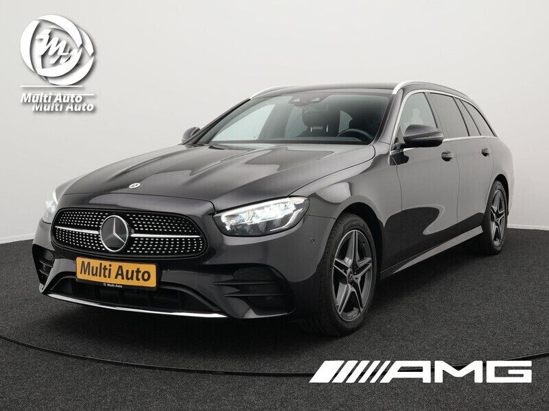 Zwart, metallic lak Gebruikt 2022 Mercedes E300 AMG Stationwagen | € 39.430 (Super prijs) - Afbeelding 1/4