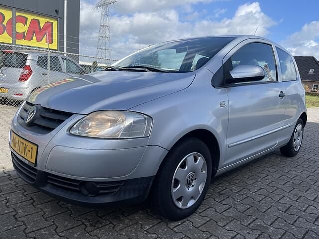 Grijs Gebruikt 2010 VW Fox Trendline Hatchback | € 1.499 (Eerlijke prijs) - Afbeelding 1/4