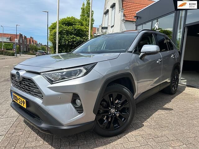 Grijs Gebruikt 2021 Toyota RAV4 Active SUV | € 36.950 (Iets duurder) - Afbeelding 1/4