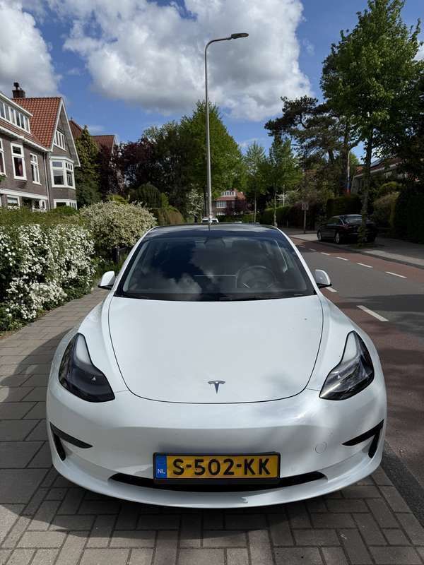 Gebruikt 2021 Tesla Model 3 Standard Range Plus Sedan | € 23.700 (Eerlijke prijs) - Afbeelding 1/4
