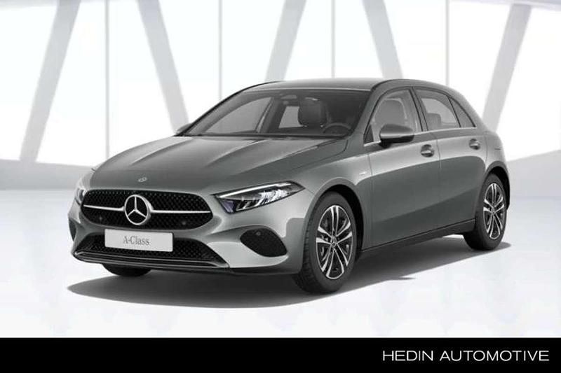 Grijs, metallic lak Nieuw 2025 Mercedes A250 Business Hatchback | € 45.045 (Goede deal) - Afbeelding 1/4