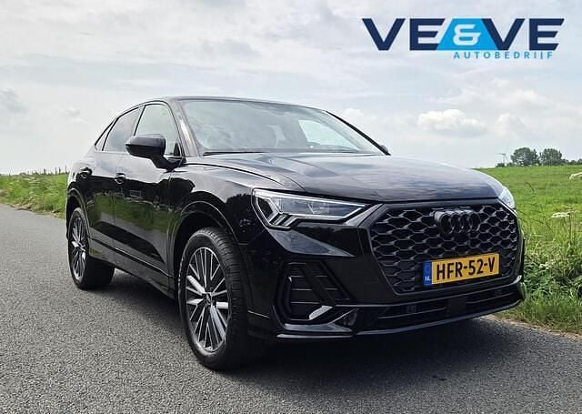 Zwart Gebruikt 2021 Audi Q3 Sportback Advanced SUV | € 34.950 (Eerlijke prijs) - Afbeelding 1/4