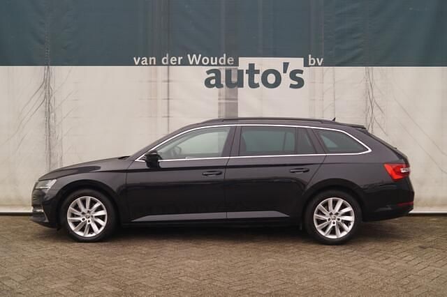 Occasion Skoda Superb Business Line 218 PK (160 kW) 2022 Zwart (metallic) Stationwagen