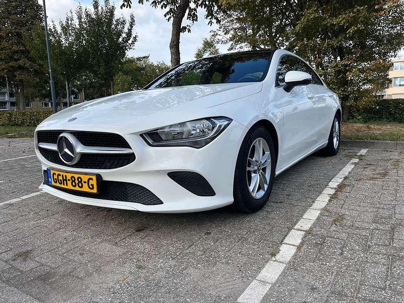 Wit Gebruikt 2019 Mercedes CLA180 Premium Sedan | € 16.950 (Super prijs) - Afbeelding 1/4
