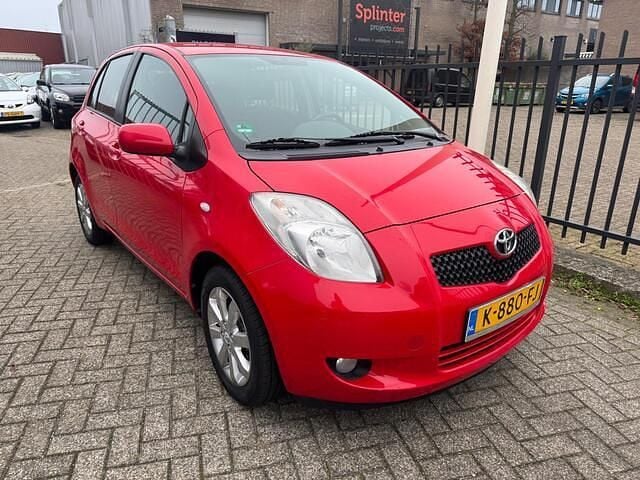 Rood Occasion 2008 Toyota Yaris Sol Hatchback | € 3.699 (Super prijs) - Afbeelding 1/4
