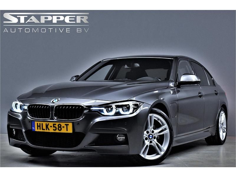 Grijs Gebruikt 2017 BMW 330 Executive Sedan | € 22.495 (Goede deal) - Afbeelding 1/4