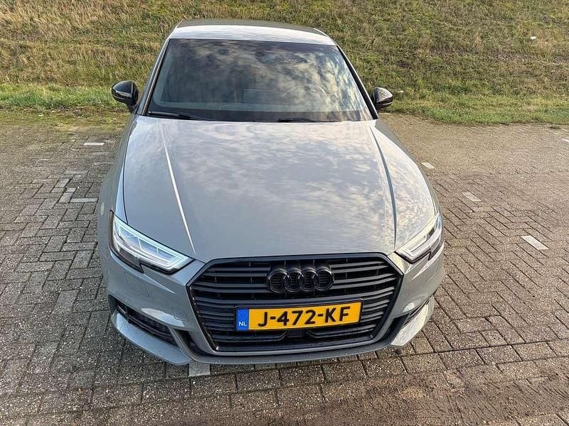 Grijs Occasion 2020 Audi A3 Sedan | € 22.500 (Super prijs) - Afbeelding 1/4