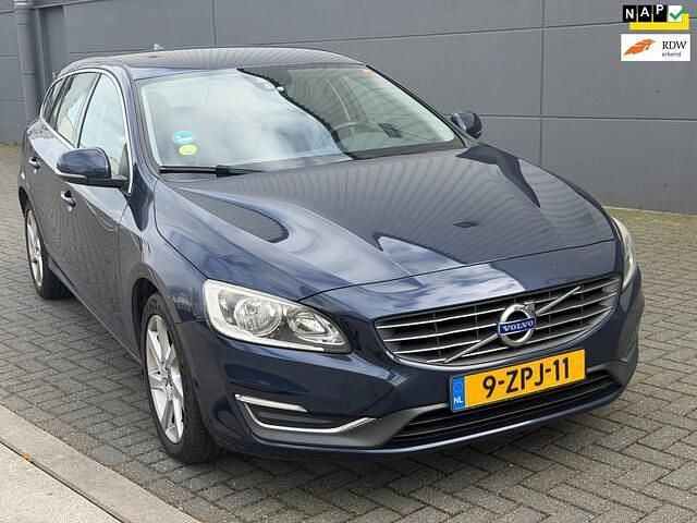 Occasion Volvo V60 Summum 181 PK (133 kW) 2015 Blauw (metallic) Stationwagen