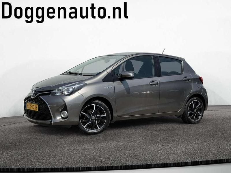 Grijs Gebruikt 2016 Toyota Yaris Hybrid Hatchback | € 13.945 (Eerlijke prijs) - Afbeelding 1/4