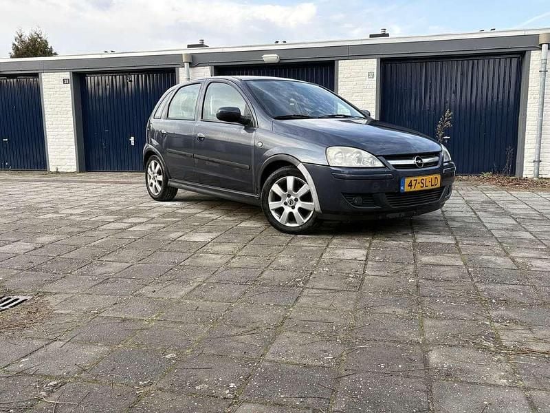 Grijs Occasion 2006 Opel Corsa Hatchback | € 1.500 (Super prijs) - Afbeelding 1/4