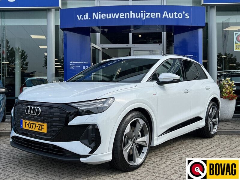Wit, metallic lak Gebruikt 2023 Audi Q4 e-tron S-Line SUV | € 76.900 - Afbeelding 1/4
