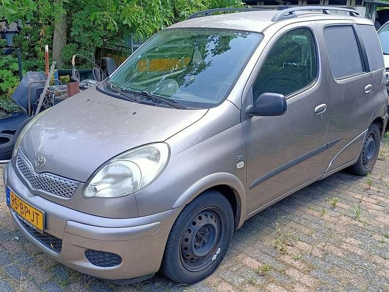 Brons Gebruikt 2004 Toyota Yaris Terra Van | € 1.150 - Afbeelding 1/4