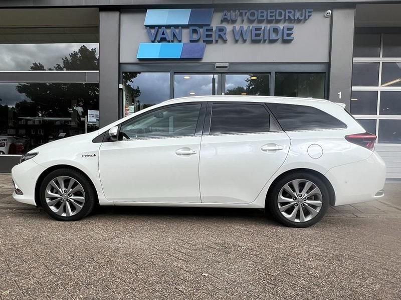 Wit Gebruikt 2016 Toyota Auris Stationwagen | € 13.950 (Eerlijke prijs) - Afbeelding 1/4
