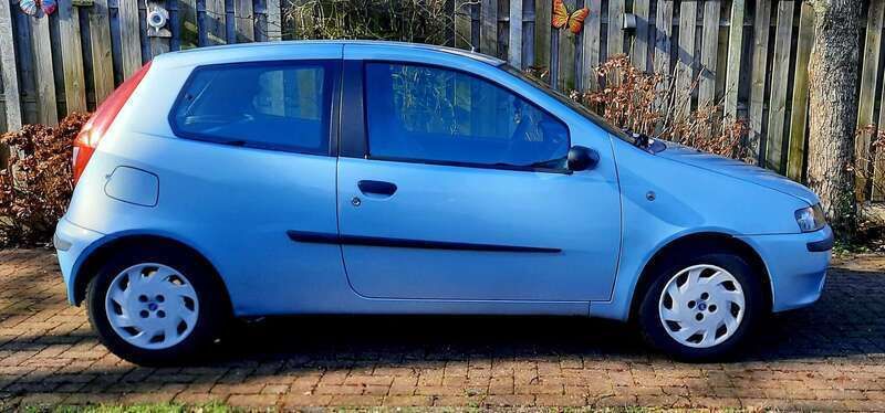 Blauw Gebruikt 2000 Fiat Punto Hatchback | € 850 (Iets duurder) - Afbeelding 1/4