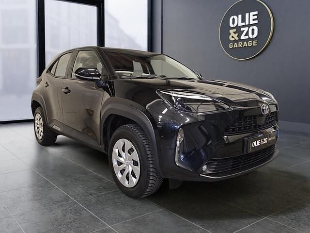 Zwart Gebruikt 2023 Toyota Yaris Cross Active SUV | € 24.500 (Goede deal) - Afbeelding 1/4