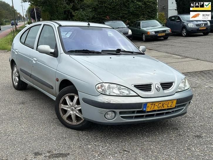 Gebruikt 2001 Renault Mégane | € 1.499 (Goede deal) - Afbeelding 1/4